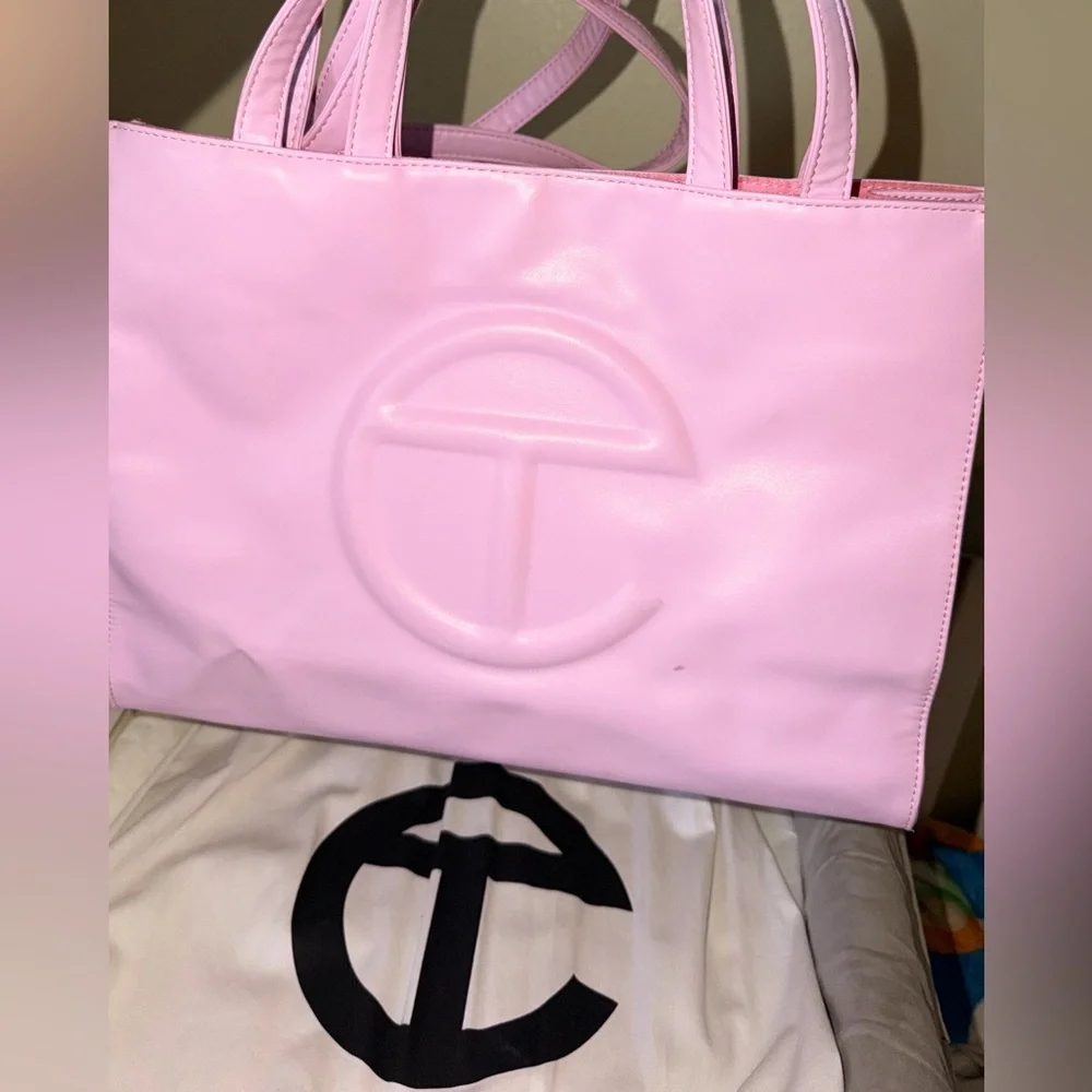 Telfar Medium Shopping Bag – Cotton Candy Pink - Picture 4 of 10